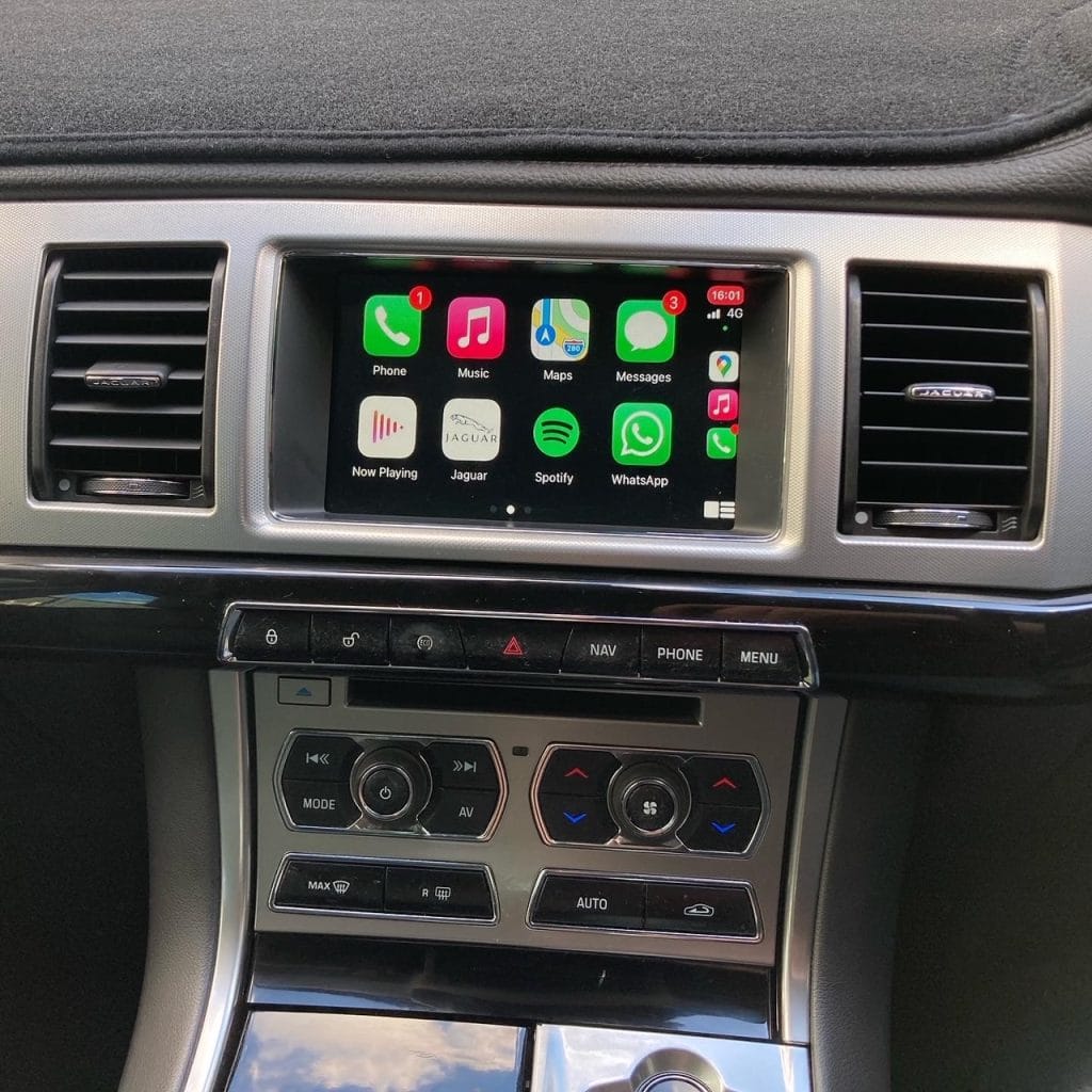 Jaguar Apple CarPlay & Android Auto - Old Jaguar