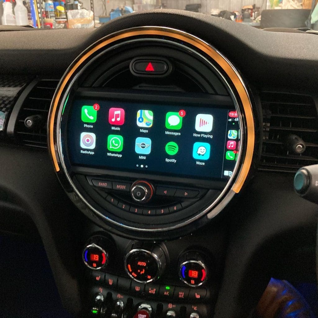 Mini Apple CarPlay & Android Auto - Old Jaguar